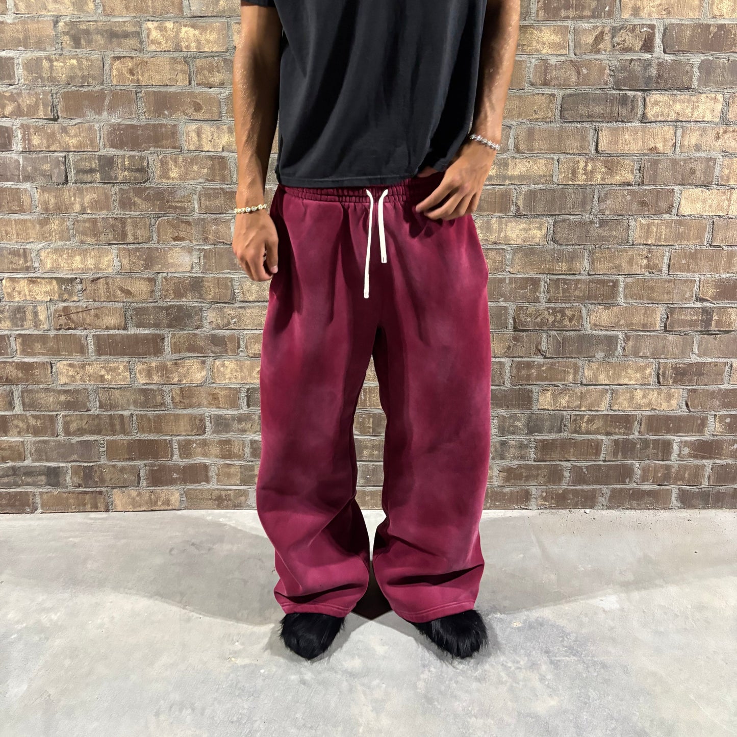 BURGUNDY RED "FIER" SWEATS