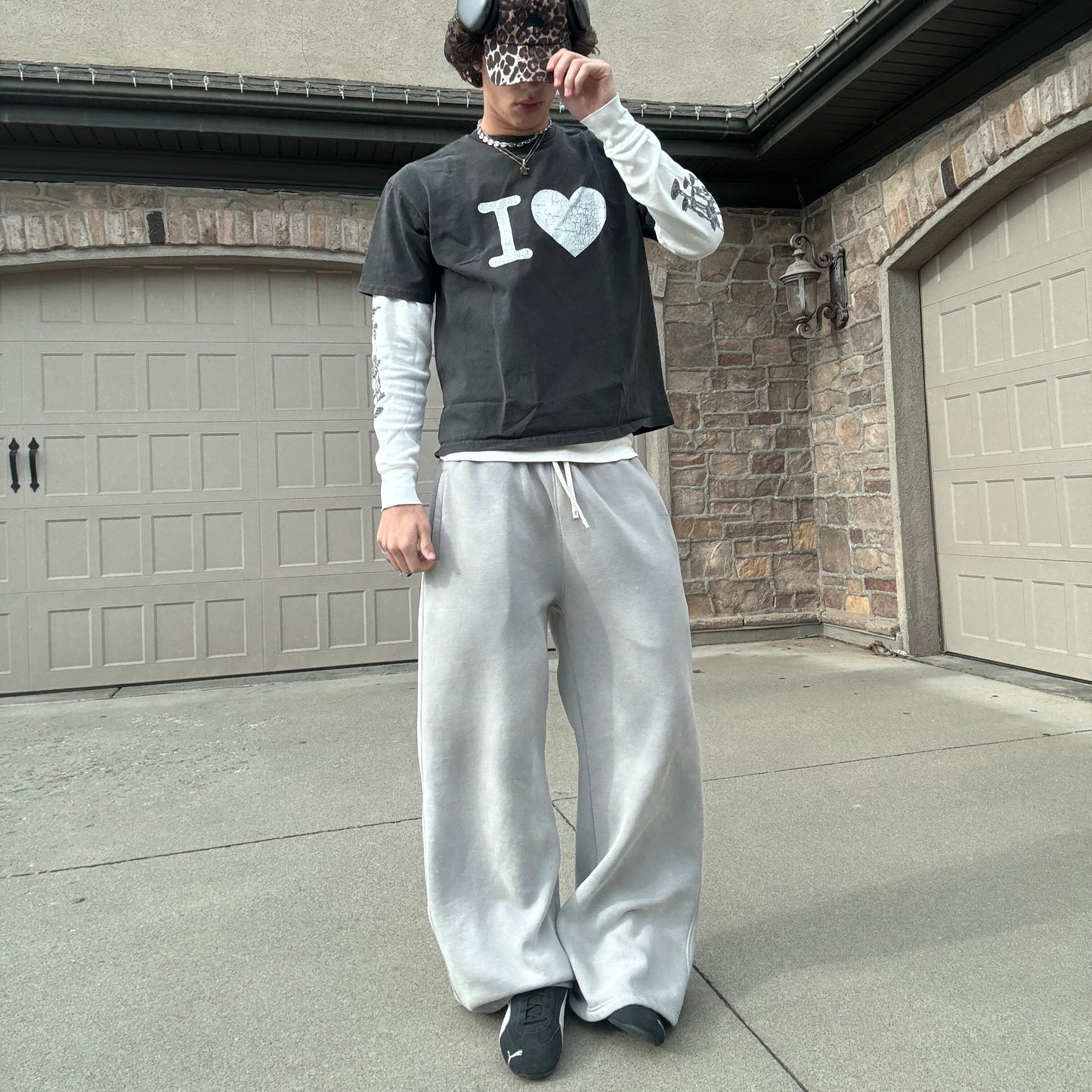 GREY "FIER" SWEATS