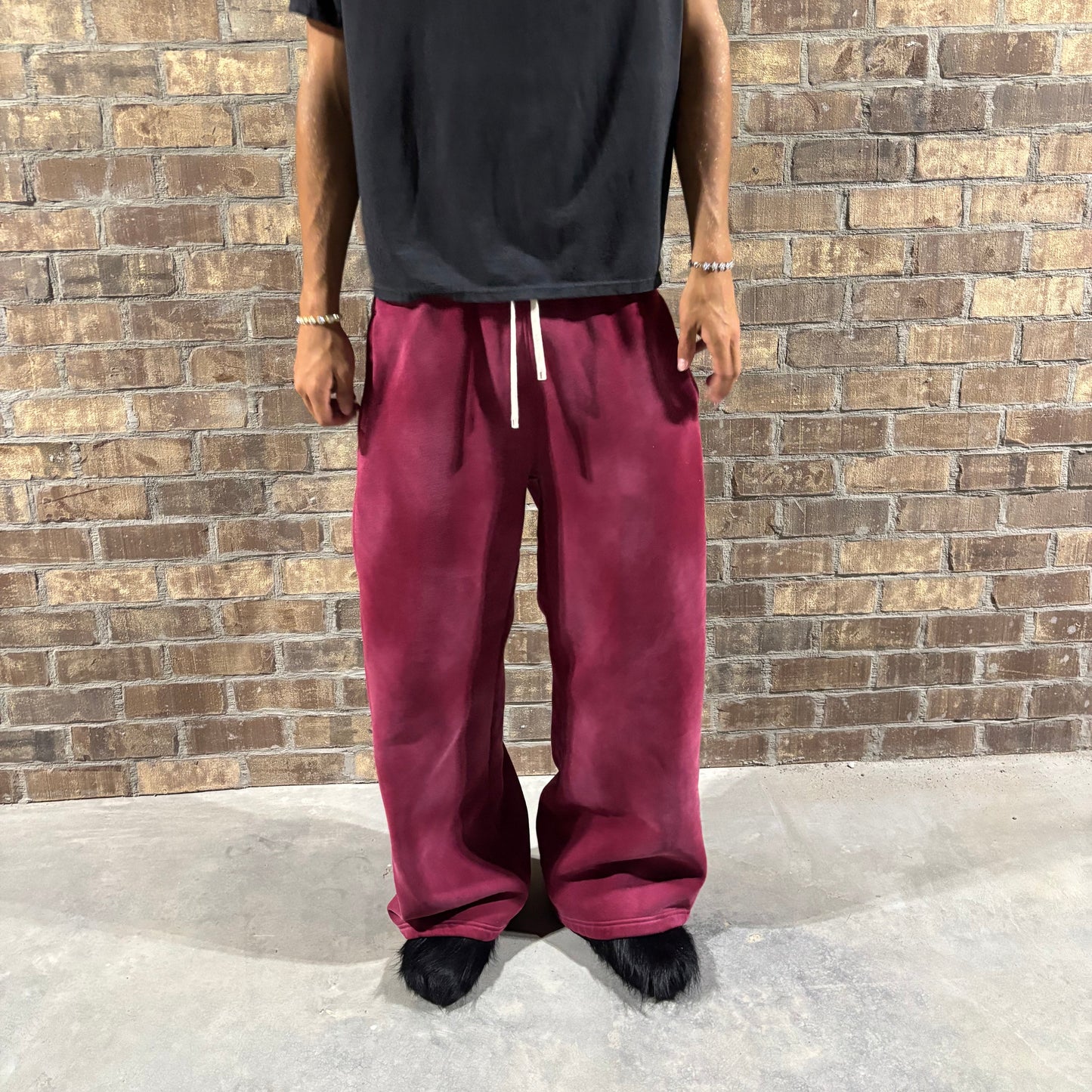 BURGUNDY RED "FIER" SWEATS